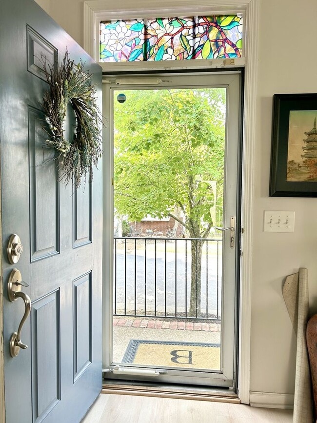 Photo - **UPDATED END-UNIT LENOX VILLAGE TOWNHOME ...