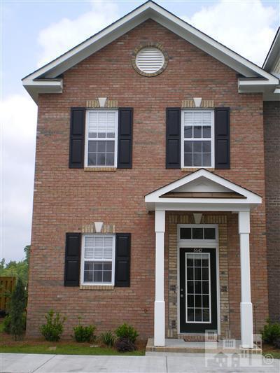 Building Photo - Exton Park upscale town home,close to Cape Fear, Laney High, I-40, Hamsptead,