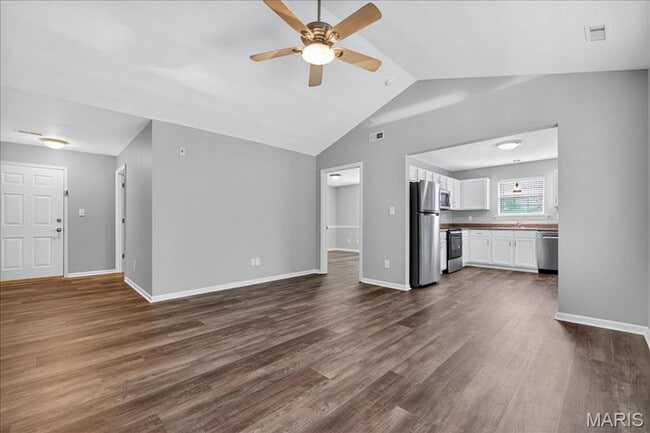 Photo - MOVE IN READY condo in Lake St. Louis