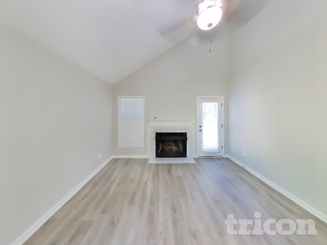 Photo - 2701 Riverbend Dr