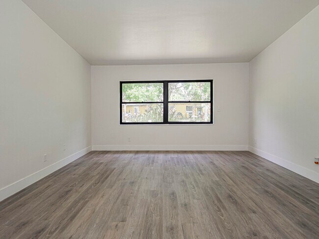 Photo - 734 5th Pl SW