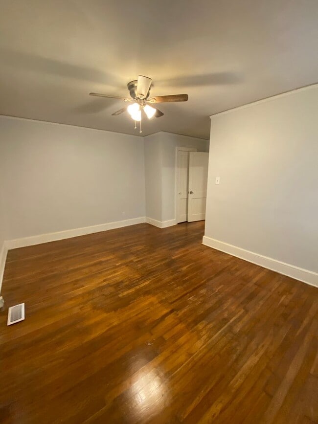 Photo - Cambridge Cir 161 & 163 Unit 161