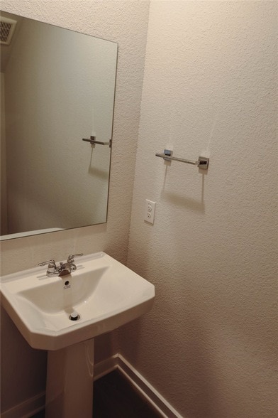 Photo - 8598 Blueberry Ash St