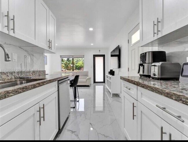 Photo - 2730 NE 16th Ave