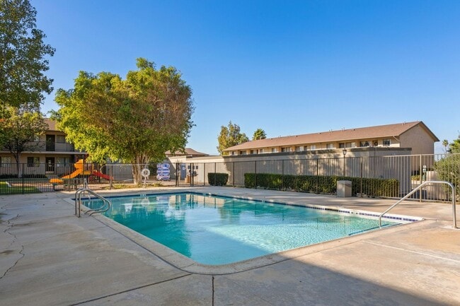 Aventine Court Apartment Homes