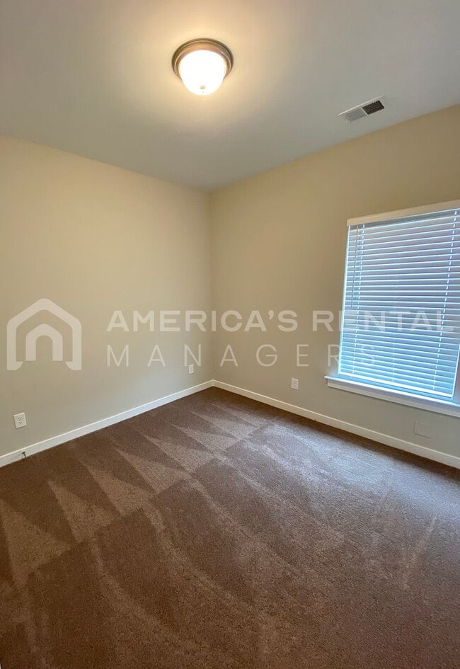 Photo - 115 Ballington Wy