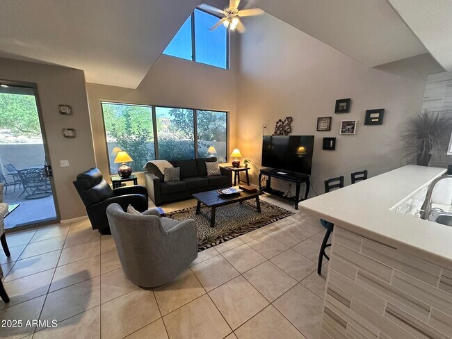 Photo - 11022 N Indigo Dr Unit 114