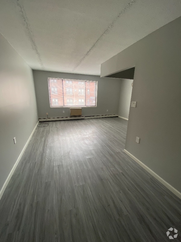 Building Photo - 34 Vernon St Rental