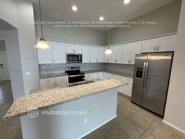 Photo - 13621 W Avalon Dr House