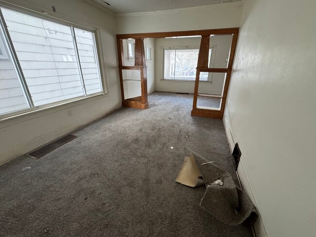 Photo - 5236 Lemay St