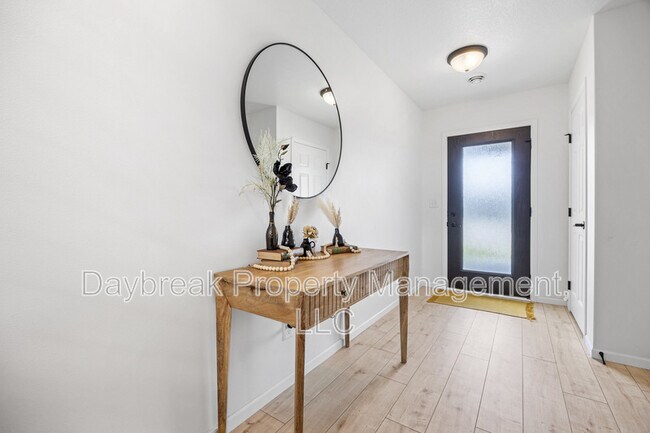 Photo - 7909 Lost River Rd