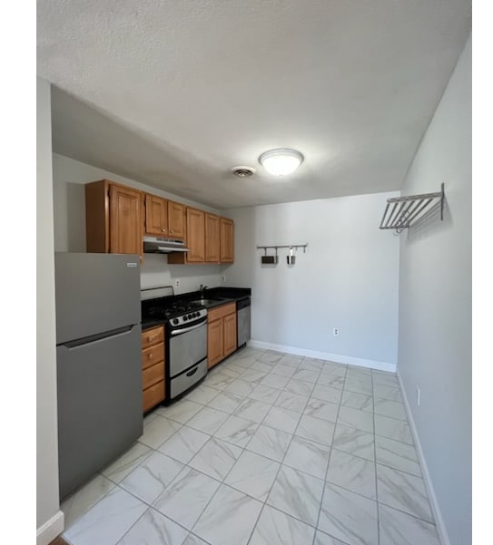 Building Photo - 369 Dorchester St