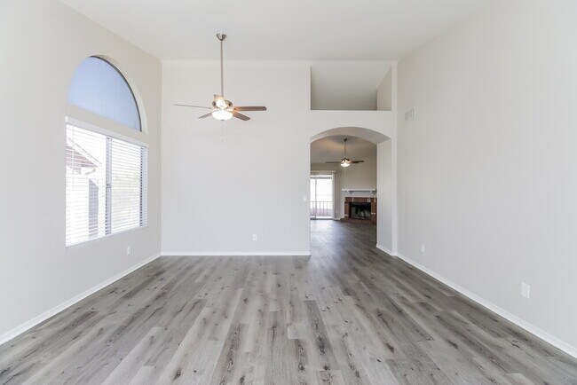 Photo - 6236 Colby St