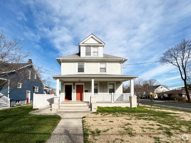 Building Photo - 104 Thompson St Unit 1 Rental