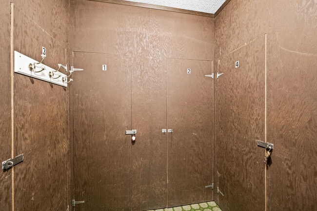 Meadowbrook Apartments