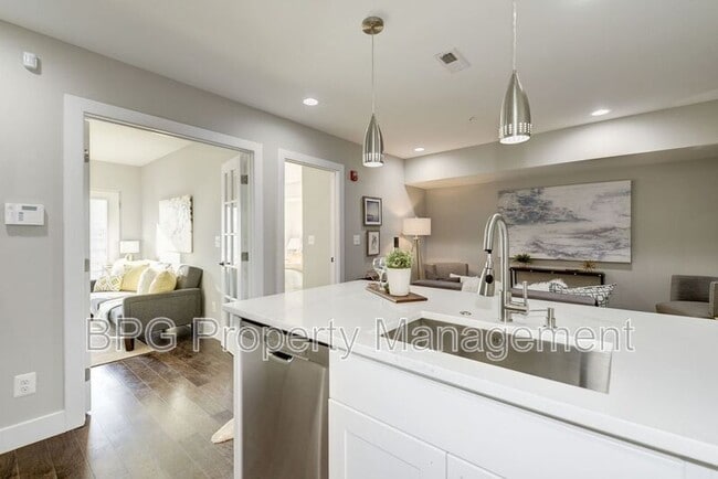 Photo - 528 Kennedy St NW Unit 402
