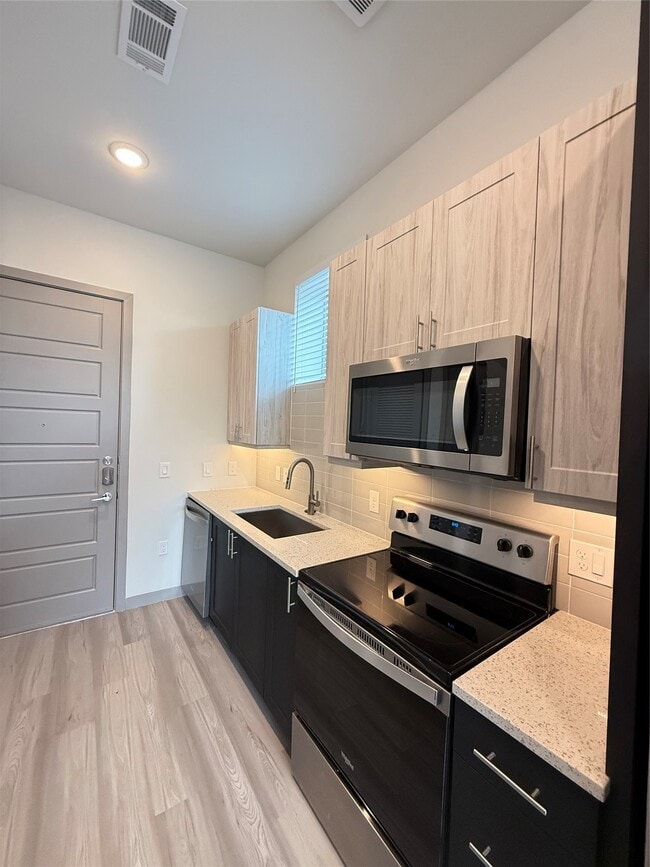 Building Photo - 11604 Stonehollow Dr Unit S1.164