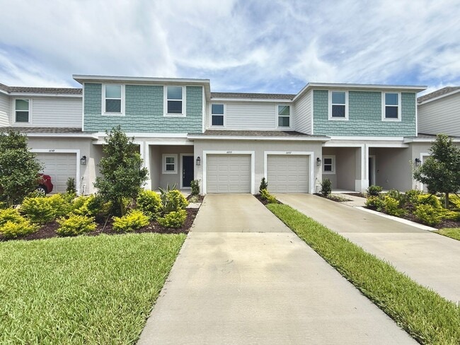 Building Photo - New - Never Lived In Townhome - Lakewood R...