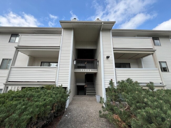 Building Photo - Cozy 1-Bedroom Retreat with Modern Finishe... Rental
