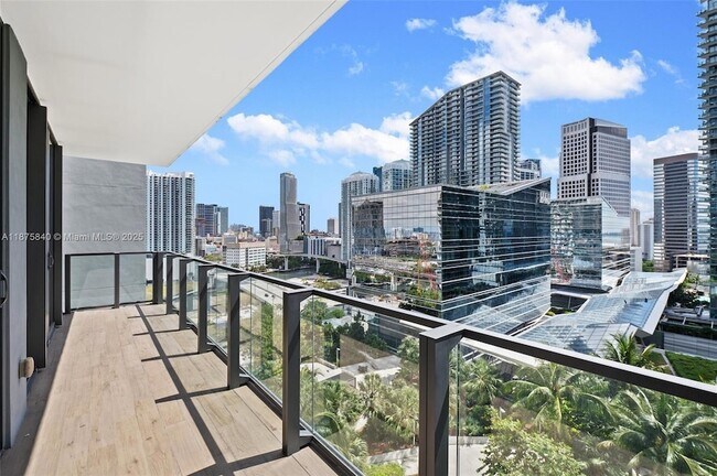 Building Photo - 88 SW 7th St Unit 1403 Rental