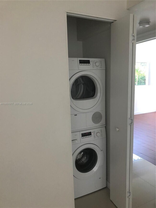 Photo - 10001 W Bay Harbor Dr Unit 206