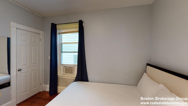 61 Crescent Ave Unit 1