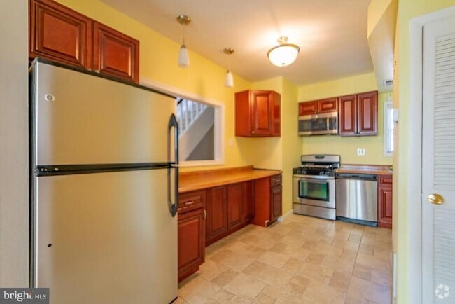 Building Photo - 2055 Catharine St Unit 2 Rental