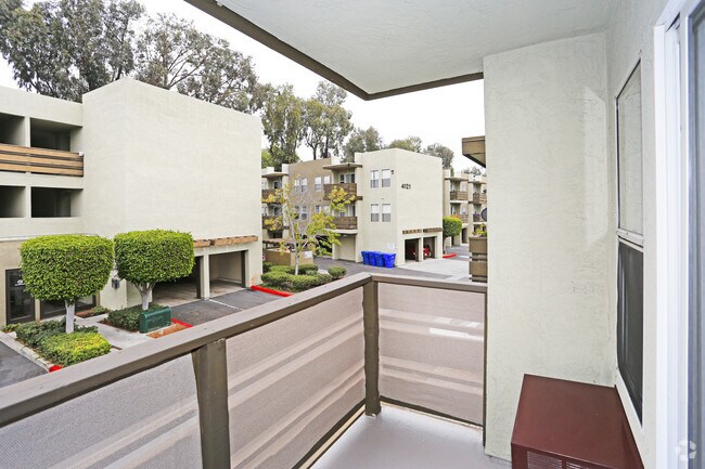 1 BD, 1 BA - 535 SF