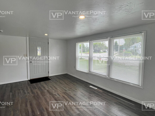 Photo - 917 Merrill St