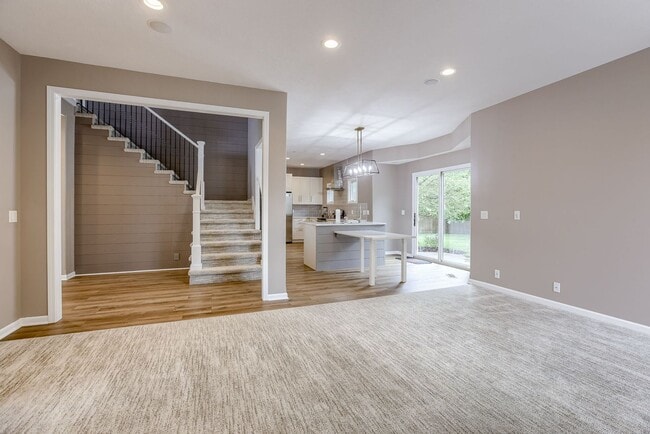 Photo - Must See West Omaha 5 Bedroom!!