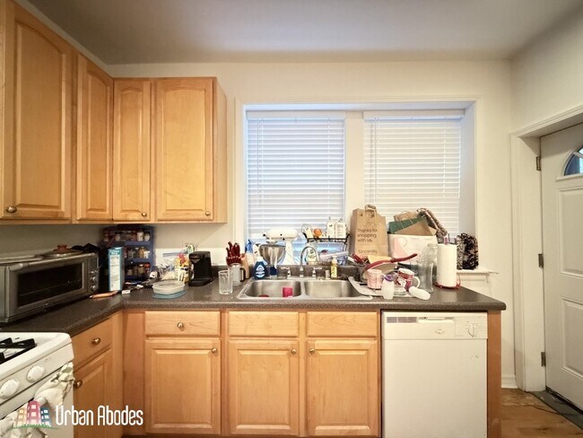 Photo - 3455 N Bosworth Ave Unit 1F