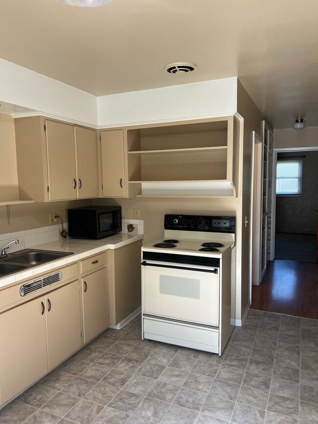 Photo - Medford 2 Bedroom, 1 bath Duplex with Fenc...