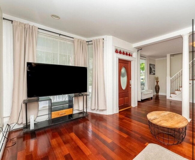 Photo - 301 Richards Ave