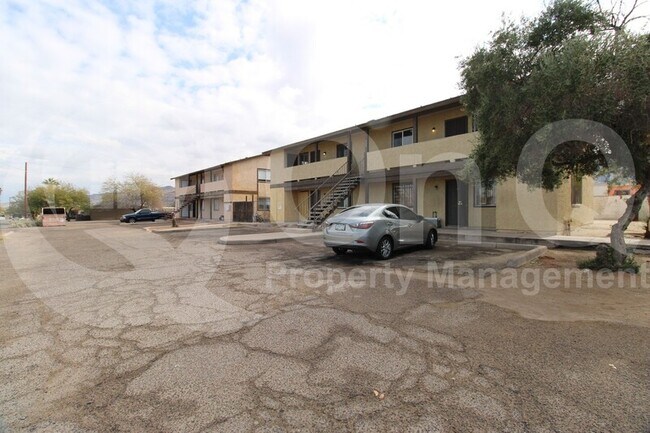 Photo - 729 E Hazel Dr