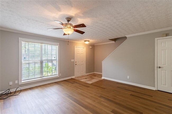 5550 Strathmoor Manor Cir