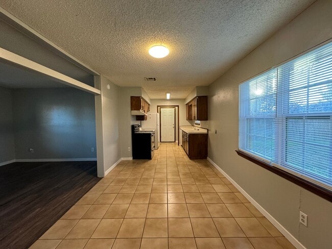 Photo - Charming home in North Edmond + 2 bedrooms
