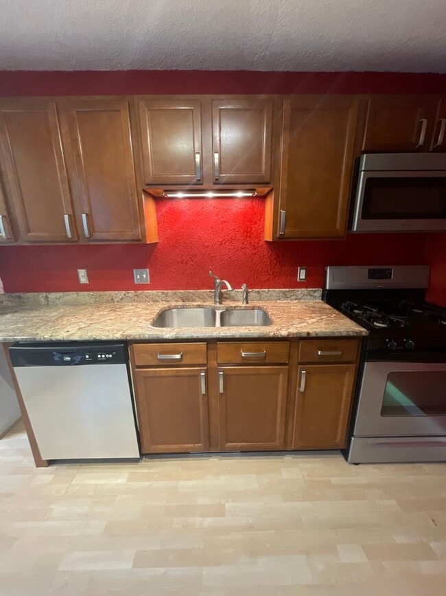 Photo - AVAILABLE December 15th - 3 Bed/1.5 Bath Home with Lake views!