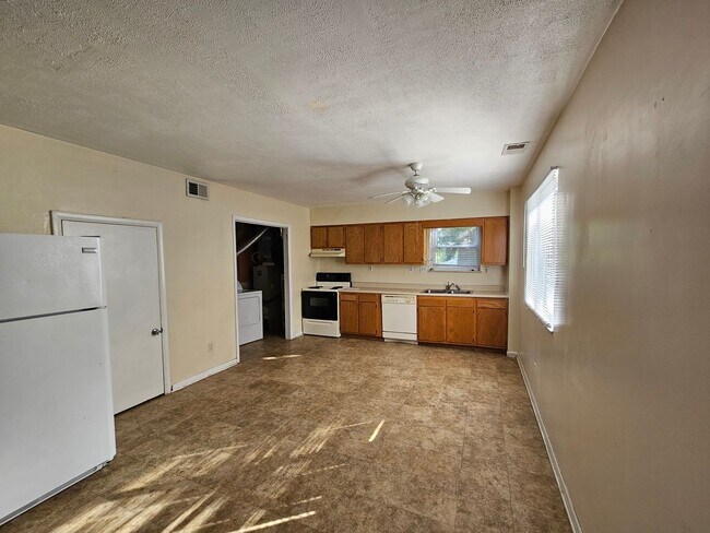 Photo - 361 Gilmore St Unit 361C