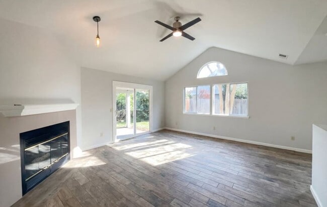 Photo - 4744 Ponderay Ln