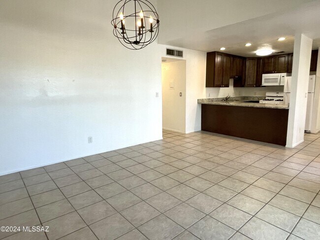 Photo - 822 S Langley Ave Unit 207