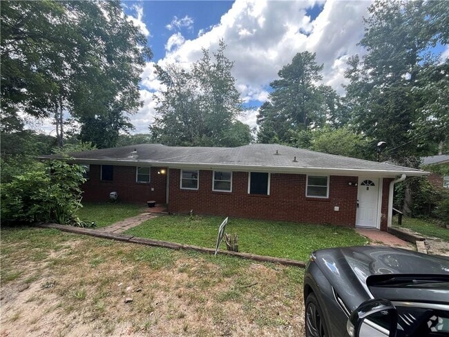 Building Photo - 108 S Woodland Dr Rental