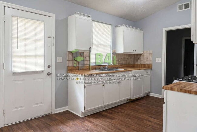 Photo - 10346 Wisteria Ln