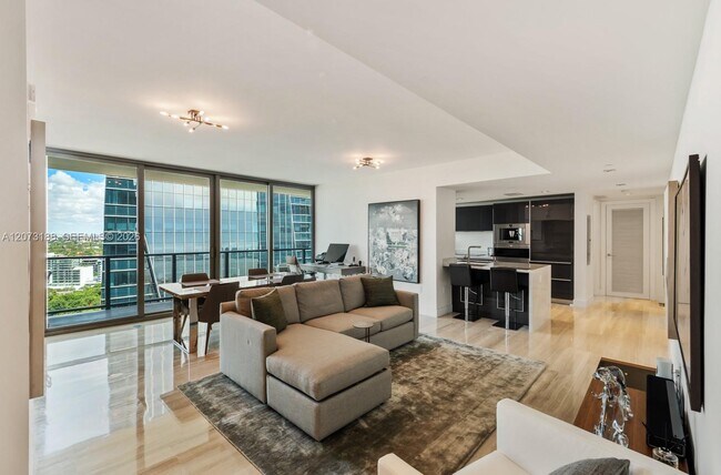 Photo - 1451 Brickell Ave Unidad 2405