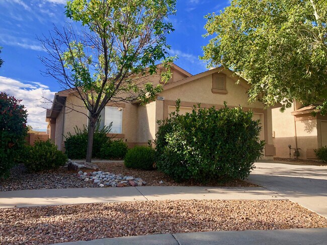 Photo - Ventana Ranch Gem! 3 Bedroom 2 Bath. Gate Community! Single Story with Large Backyard.