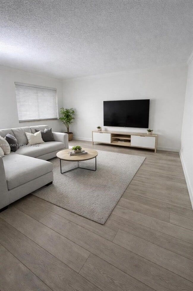 Photo - 2008 Jackson St Unidad B4