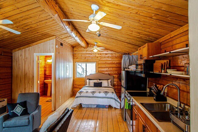 Photo - ALL Utilities Included! Dream Alaskan Stud...