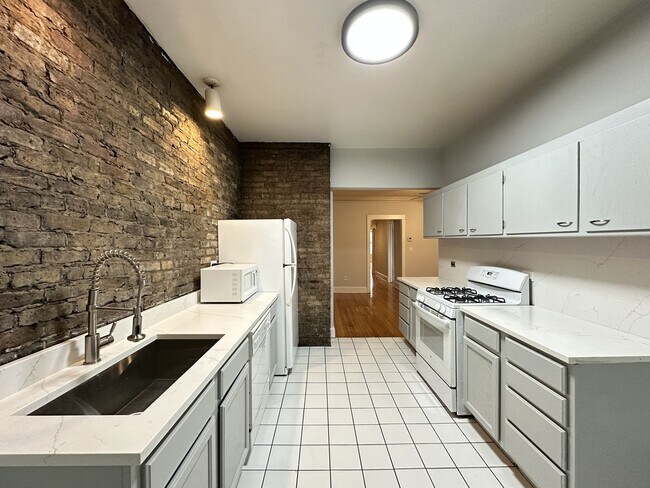 Photo - 4118 N Clarendon Ave Unit 2