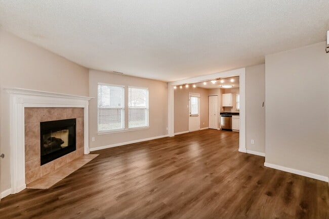 Photo - 2014 Dutch Elm Dr