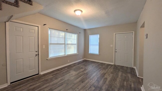 Photo - 3500 W Cervantes St