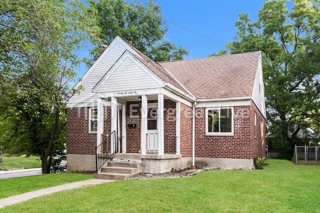 Photo - 2264 Rosedale Ave